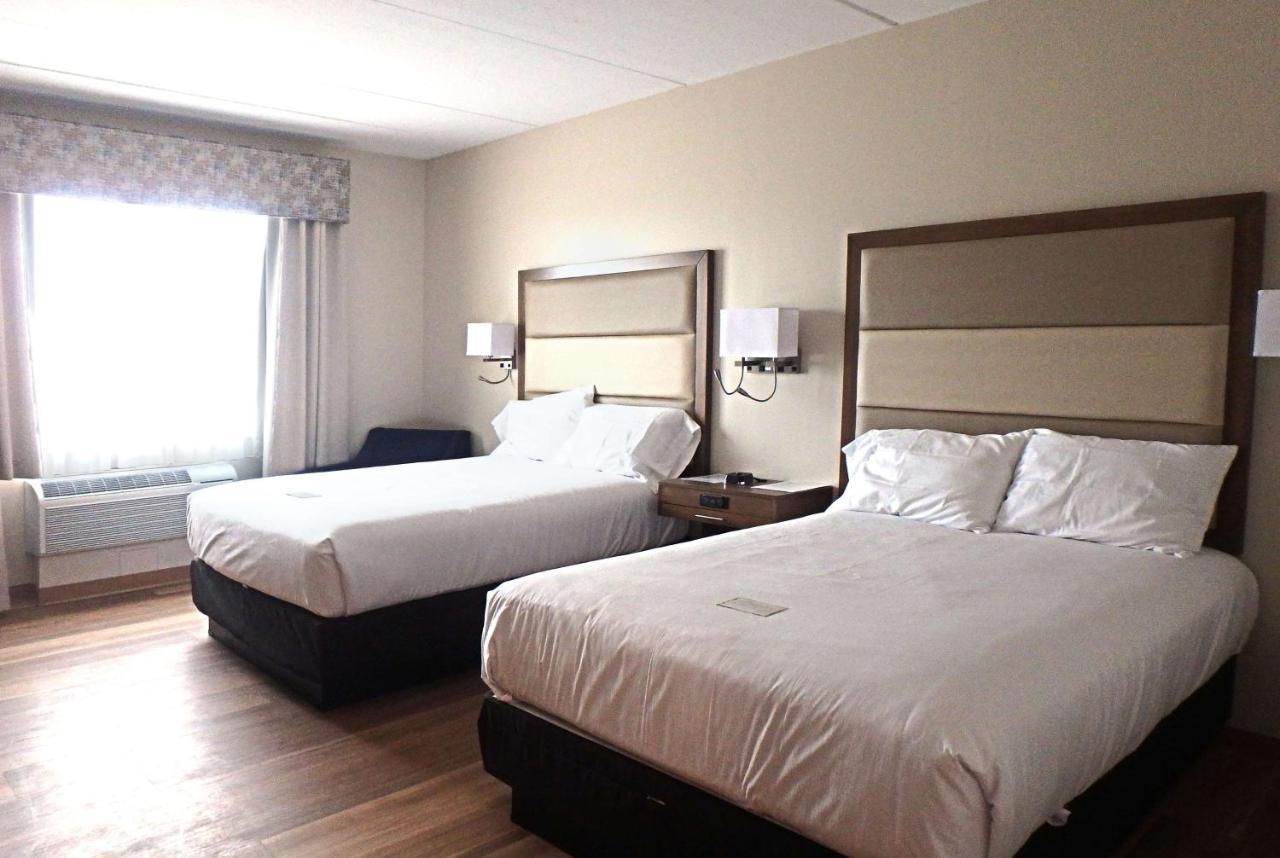 Hotel Wyndham Garden State College